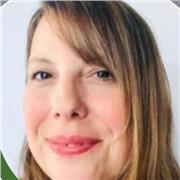 Profesora titulada con certificado CELTA (Cambridge) y experiencia ofrece clases dinámicas y adaptadas a cada nivel.